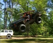 Jeep Cherokee, скріншот з відео