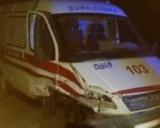 Легковик протаранив "швидку" в Ужгороді