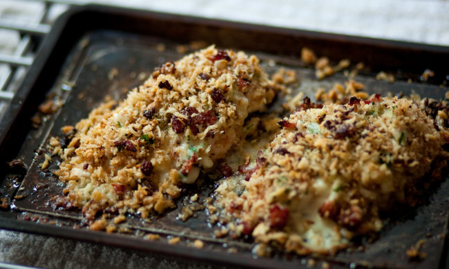 Рецепт незабутньої курки в часниковій паніровці