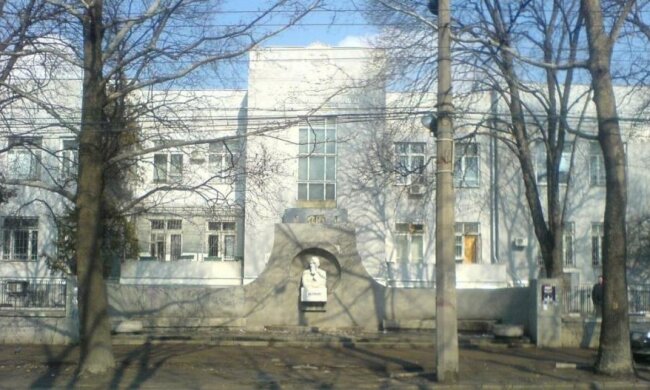 Голови кримських лікарів полетіли через високі зарплати