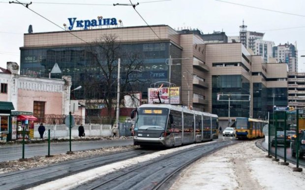 В Киеве остановились трамваи: что происходит