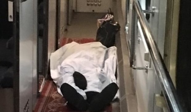 Пассажир умер в поезде из-за отсутствия аптечки