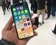 Стало известно, сколько Apple зарабатывает на iPhone X