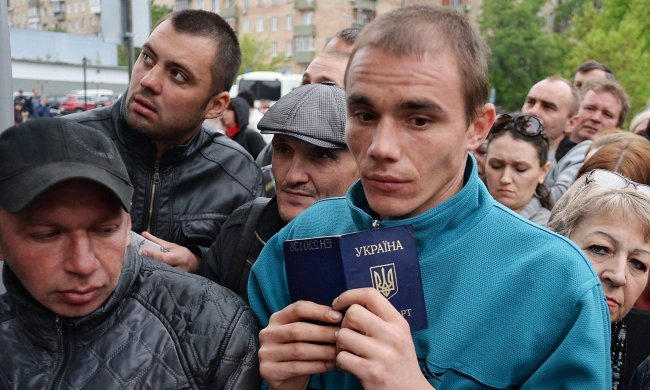 Головне за день середи 27 березня: відмова Польщі від українських заробітчан, скасування літнього часу і свіжі президентські рейтинги