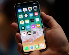 Світ обурився цінами на iPhone X