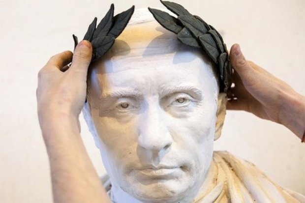  Питерские казаки открыли памятник "императору" Путину