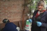 Школьница вылезла из окна, бежала огородами и кричала про учительницу: жители городка под Полтавой раскрыли подробности о тройном убийстве