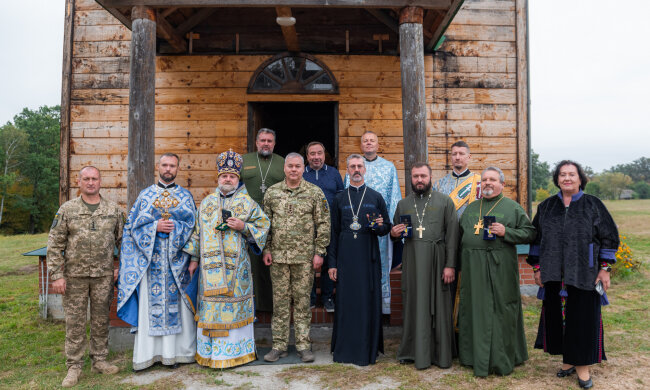 Командувач об'єднаних сил Сергій Наєв урочисто відкрив перший гарнізонний храм ЗСУ