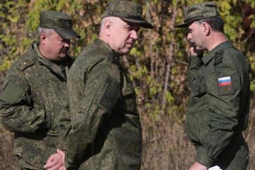 Женуть навіть кривих і косих: армія Путіна готується до заворушки
