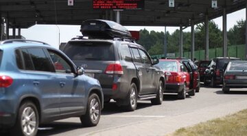 Очередь на въезд в Беларусь. Фото: скриншот с видео