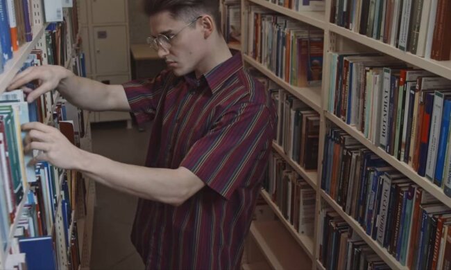 Бібліотека, скріншот: YouTube