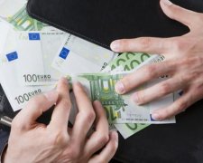 Скандал на Волыни: суд помогает коррупционеру вернуть теплое место