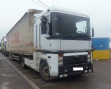 Європейські благодійники передали в Луганськ сорок тонн одягу