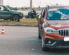 В Днепре неуправляемый Opel влетел в Suzuki: спешили купаться