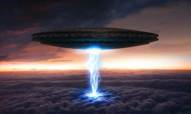 Застиглий над містом НЛО до смерті налякав жителів: відео