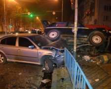 В Житомирі страшне ДТП: міліцейську Ниву перекинуло на тротуарі - є жертви (фото)