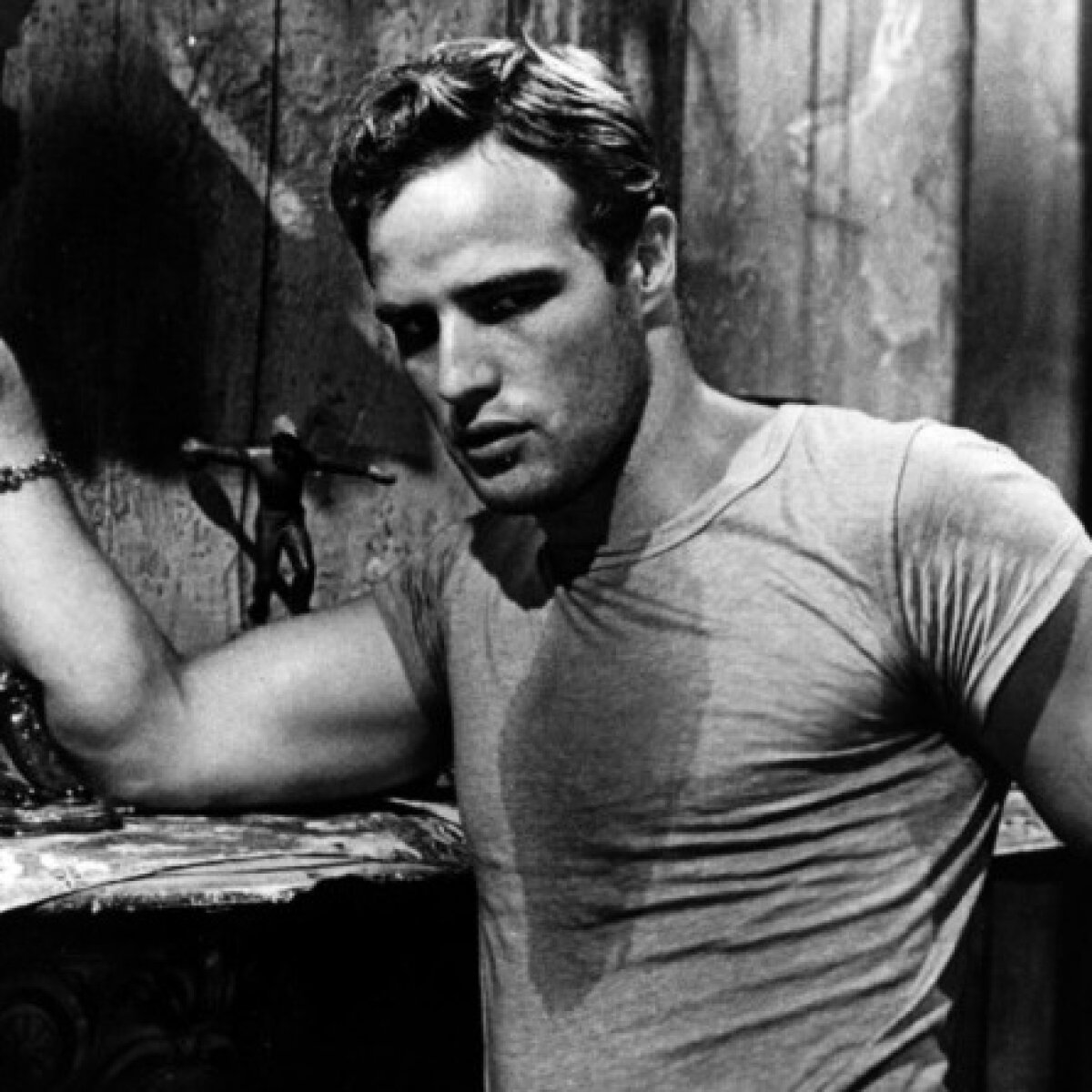 Ең тартымды секс Мен сүйікті қайын енемді силап жатырмын