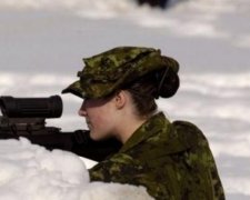 Кремль масово готує жінок до війни на Донбасі