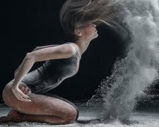 Чуственные движения обнаженных танцовщиц Яковлева (фото)