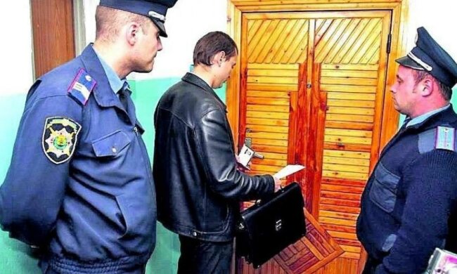 Коллекторам разрешат забирать единственное жилье украинцев