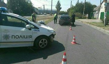 Копи в Дніпрі розбили службове авто
