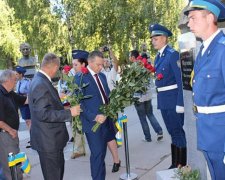  Двом загиблим в АТО льотчикам встановили пам’ятники в Вінниці (фото)