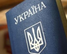 Ватажки бойовиків терміново скуповують українські документи