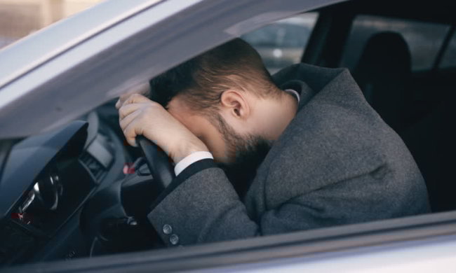 Главным виновником мужских неудач в постели назвали автомобиль