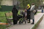 Мами на дорозі: тернополянки з візочками поставили "двійку" дорогам Шмигаля