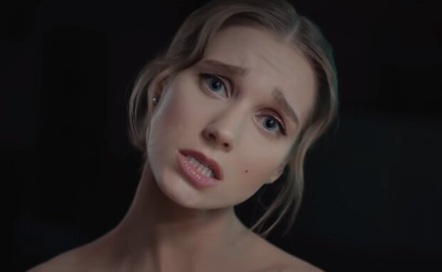 Кристина Асмус, скрин из видео