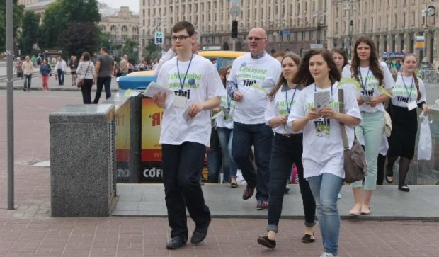 В столице накануне празднования Дня Киева прошла акция "Белая волна"