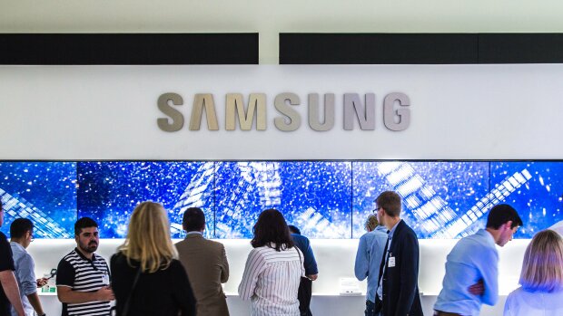Владельцам смартфонов Samsung неожиданно прислали мистические сообщения