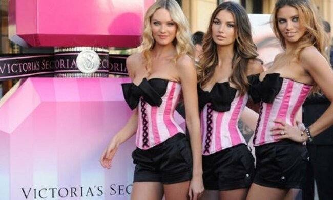Духи от Victoria's Secret до смерти напугали комаров