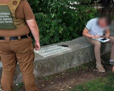 Чоловік, якого спіймали на хабарі 14 тис доларів, відбувся штрафом. Фото Спецпрокуратура