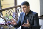 Дружина і син Гройсмана злягли від хвороби, експрем'єр ізолювався від світу: "Я прийняв рішення"
