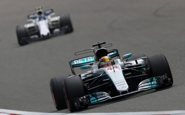 Формула-1: Хэмилтон выиграл квалификацию Гран-при Китая
