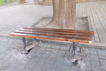 Во Львове воруют скамейки, скриншот