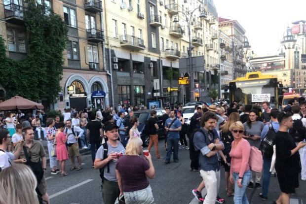 У Києві активісти перекрили центральну вулицю