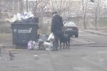 Пенсіонери з собаками риються в смітниках, поки Брагар дає "поради" з продажу улюбленців