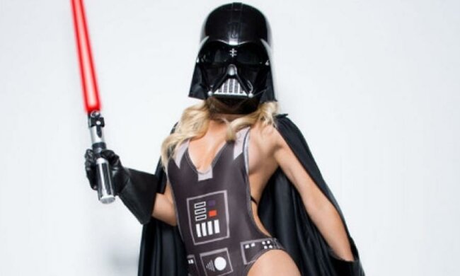 Обольстительная модель превратилась в героев "Звездных войн"