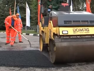 ремонт дороги, скріншот з відео