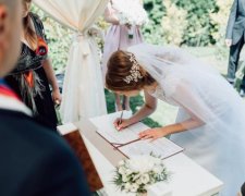 Спочатку аналізи: нові правила змусять українців відмовитися від весіль
