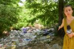 Дніпрян поселили на смердючому звалищі, зараза прямо під вікнами: "Так жити не можна"
