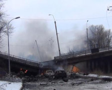 Путінські найманці підірвали залізничний міст в Донецьку, фото, відео