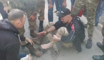 Регионалы в Харькове переехали на внедорожнике активиста (фото)