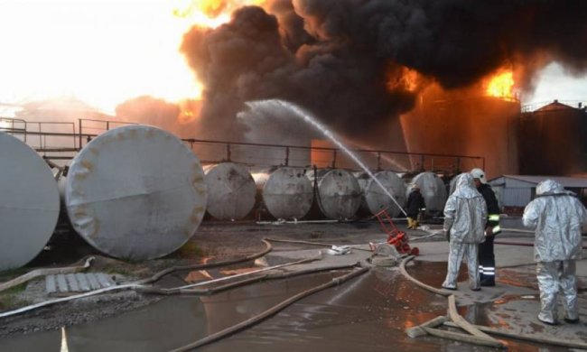 У Василькові пожежу гасять 186 рятувальників і 40 машин