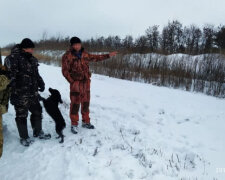 Під Львовом схопили трьох красунь у кущах, "намилили підбори" до Польщі