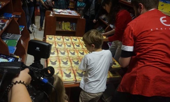 Украинские магазины заполонили фанаты Гарри Поттера