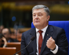 Порошенко взявся повчати Зеленського: "Мир через капітуляцію"