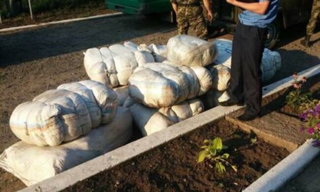 На Харьковщине СБУ задержала контрабанду в Россию на 600 тыс. грн. (фото)